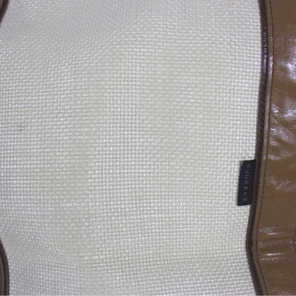 Cream Straw and Tan Leather Tote Bag Nearly New Pockets and Key Chain - Picture 8 of 12